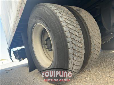 2020 Freightliner M2 4X2 S/A 26FT NON CDL BOX TR