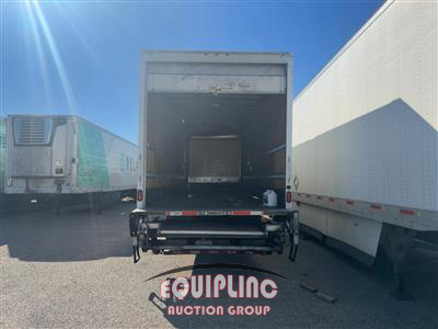 2020 Freightliner M2 4X2 S/A 26FT NON CDL BOX TR