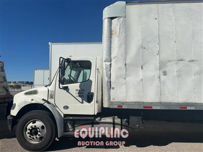 2020 Freightliner M2 4X2 S/A 26FT NON CDL BOX TR