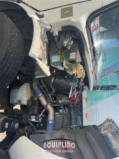 2020 Freightliner M2 4X2 S/A 26FT NON CDL BOX TR