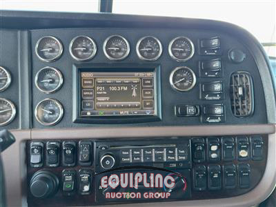 2013 Peterbilt 389 TRI/AXLE SLEEPER TRUCK TRA