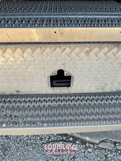 2013 Peterbilt 389 TRI/AXLE SLEEPER TRUCK TRA