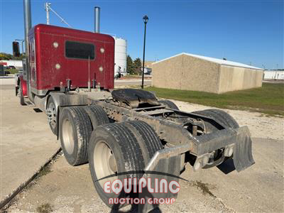 2013 Peterbilt 389 TRI/AXLE SLEEPER TRUCK TRA