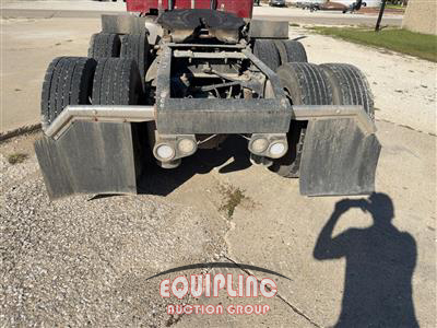 2013 Peterbilt 389 TRI/AXLE SLEEPER TRUCK TRA