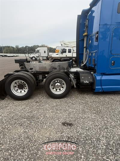 2016 Kenworth T680 6X4 T/A SLEEPER TRUCK TRA