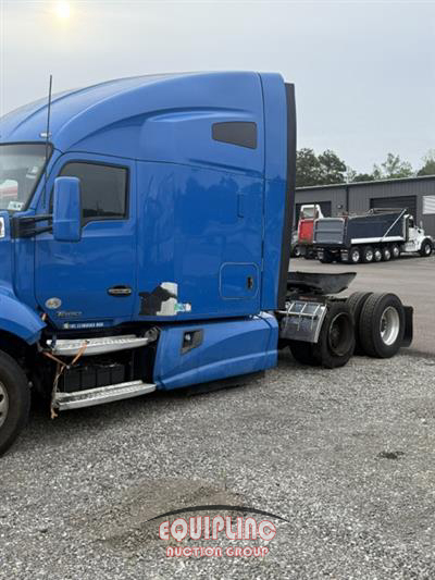 2016 Kenworth T680 6X4 T/A SLEEPER TRUCK TRA