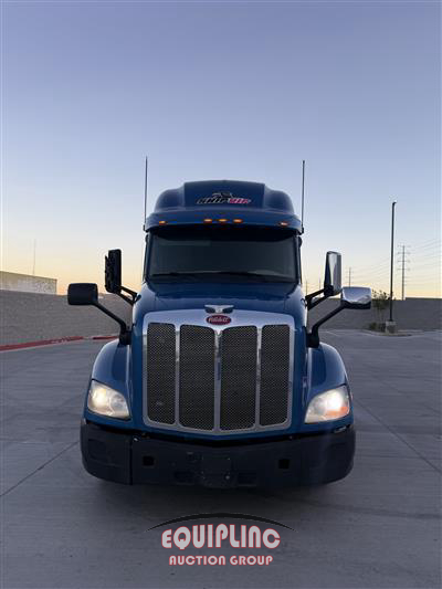 2019 Peterbilt 579 T/A 6X4 SLEEPER TRUCK TRAC