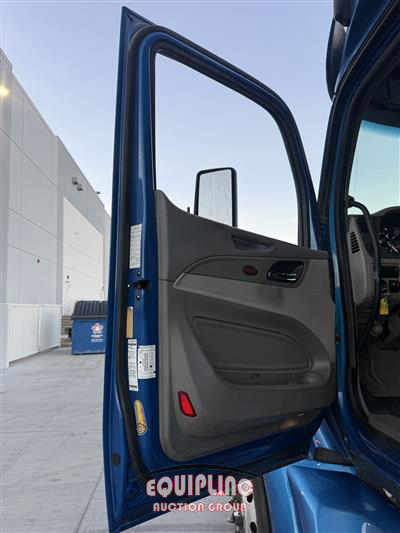 2019 Peterbilt 579 T/A 6X4 SLEEPER TRUCK TRAC