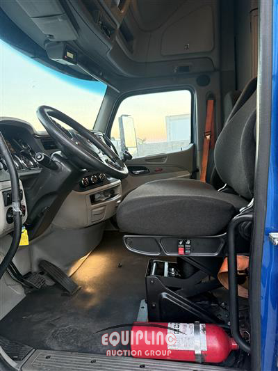 2019 Peterbilt 579 T/A 6X4 SLEEPER TRUCK TRAC