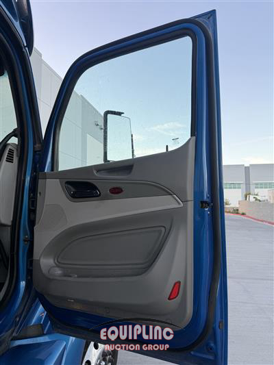 2019 Peterbilt 579 T/A 6X4 SLEEPER TRUCK TRAC