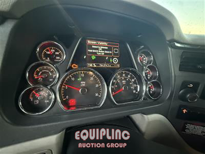 2019 Peterbilt 579 T/A 6X4 SLEEPER TRUCK TRAC