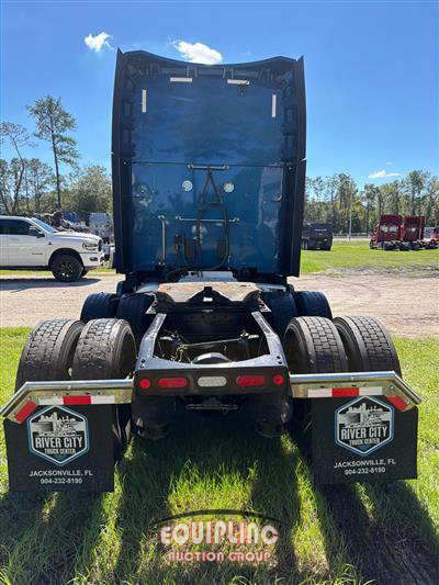 2023 Peterbilt 579