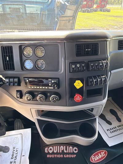 2023 Peterbilt 579