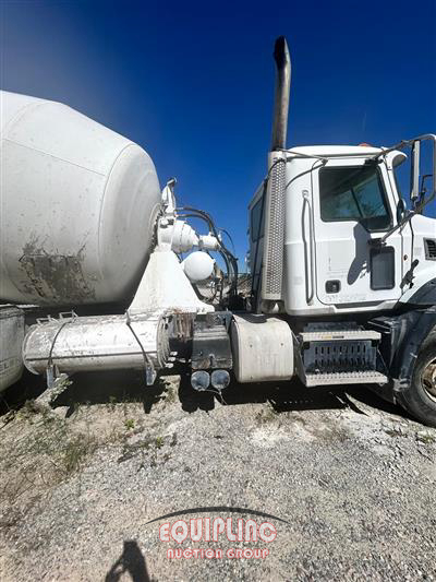 2013 Mack GRANITE GU713