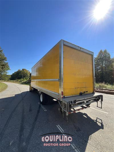 2020 Freightliner M2 26FT S/A 4X2 26FT BOX TRUCK