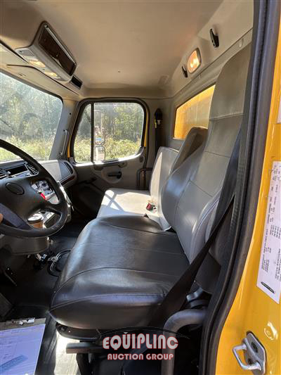 2020 Freightliner M2 26FT S/A 4X2 26FT BOX TRUCK