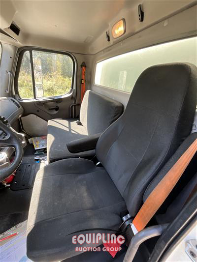 2018 Freightliner M2 106 4X2 26FT BOX TRUCK