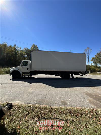 2018 Freightliner M2 106 4X2 26FT BOX TRUCK
