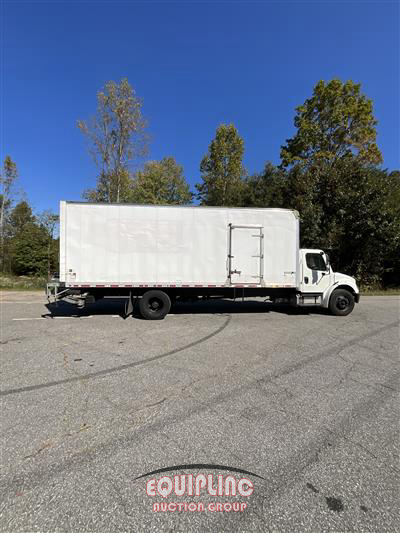 2018 Freightliner M2 106 4X2 26FT BOX TRUCK