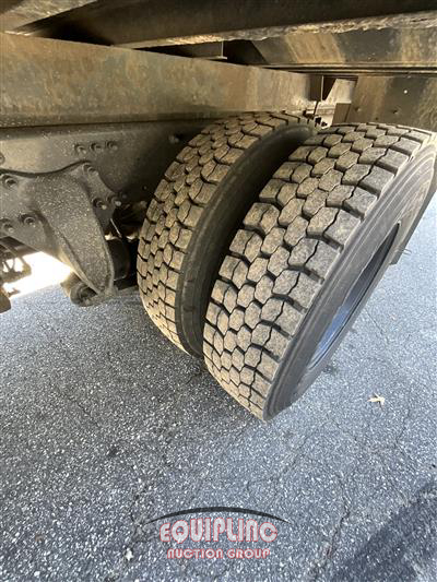 2018 Freightliner M2 106 4X2 26FT BOX TRUCK