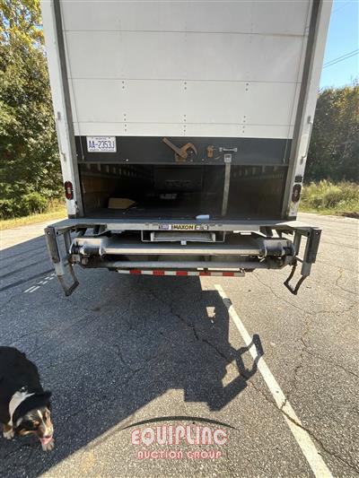 2018 Freightliner M2 106 4X2 26FT BOX TRUCK