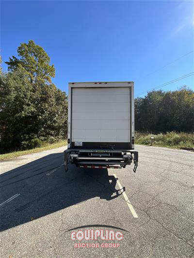 2018 Freightliner M2 106 4X2 26FT BOX TRUCK