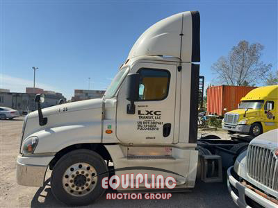 2017 Freightliner CASCADIA 4X2 DAY CAB TRUCK TRA