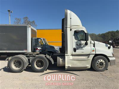 2017 Freightliner CASCADIA 4X2 DAY CAB TRUCK TRA