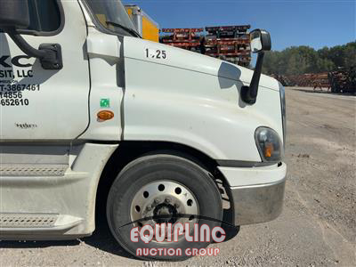2017 Freightliner CASCADIA 4X2 DAY CAB TRUCK TRA