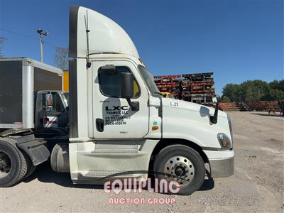 2017 Freightliner CASCADIA 4X2 DAY CAB TRUCK TRA