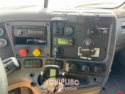 2017 Freightliner CASCADIA 4X2 DAY CAB TRUCK TRA