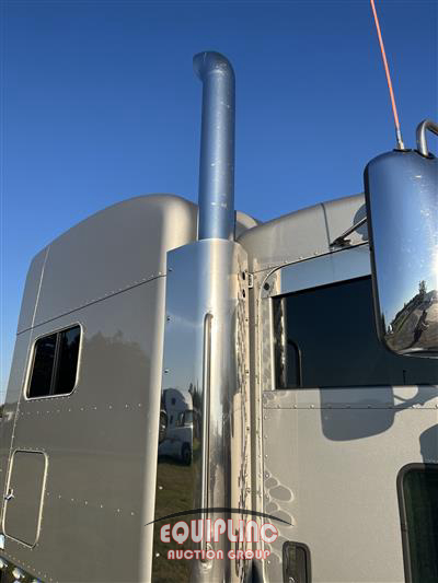 2020 Peterbilt 389 6x4 T/A SLEEPER TRUCK TRAC