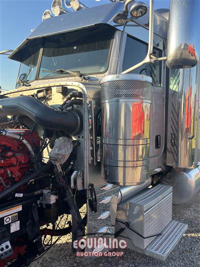 2020 Peterbilt 389 6x4 T/A SLEEPER TRUCK TRAC