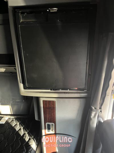 2020 Peterbilt 389 6x4 T/A SLEEPER TRUCK TRAC