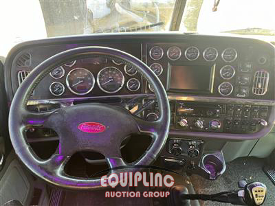 2020 Peterbilt 389 6x4 T/A SLEEPER TRUCK TRAC
