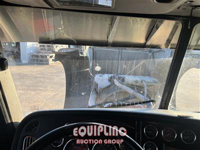 2020 Peterbilt 389 6x4 T/A SLEEPER TRUCK TRAC