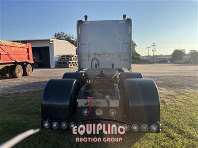 2020 Peterbilt 389 6x4 T/A SLEEPER TRUCK TRAC