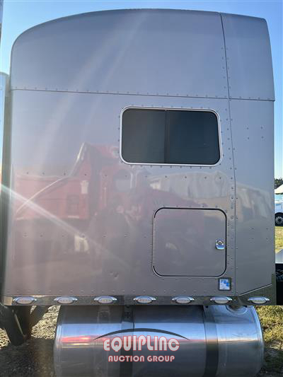 2020 Peterbilt 389 6x4 T/A SLEEPER TRUCK TRAC