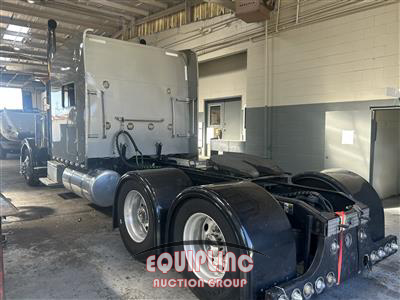 2020 Peterbilt 389 6x4 T/A SLEEPER TRUCK TRAC
