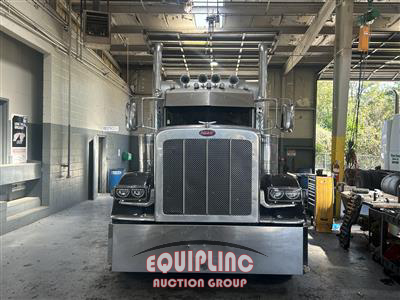 2020 Peterbilt 389 6x4 T/A SLEEPER TRUCK TRAC