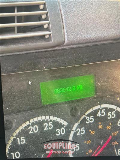 2018 Freightliner CASCADIA 6X4 T/A SLEEPER TRUCK