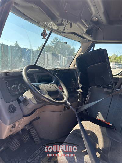 2012 Freightliner CASCADIA