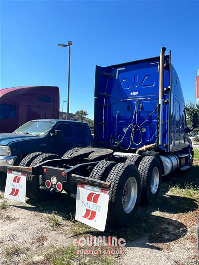 2019 Freightliner CASCADIA CA113SLP 6X4 T/A SLEE