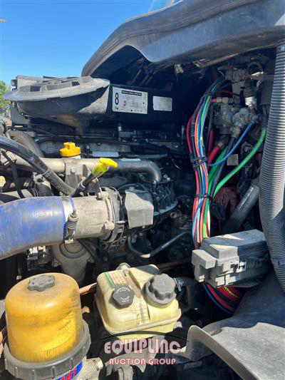 2019 Freightliner CASCADIA CA113SLP 6X4 T/A SLEE