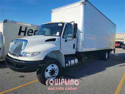 2016 International 4300 4X2 S/A 26FT NON CDL BOX 