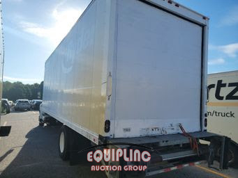 2016 International 4300 4X2 S/A 26FT NON CDL BOX 