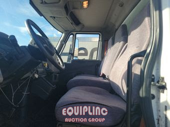 2016 International 4300 4X2 S/A 26FT NON CDL BOX 