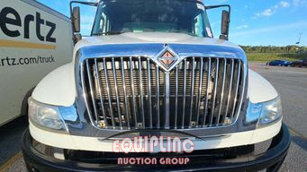 2016 International 4300 4X2 S/A 26FT NON CDL BOX 