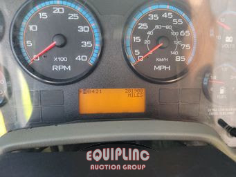2016 International 4300 4X2 S/A 26FT NON CDL BOX 