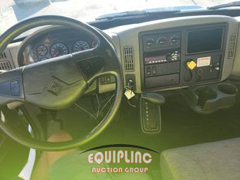 2016 International 4300 4X2 S/A 26FT NON CDL BOX 